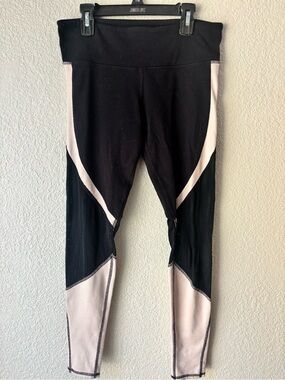 ALO Yoga Black Performance Leggings with White Logo
